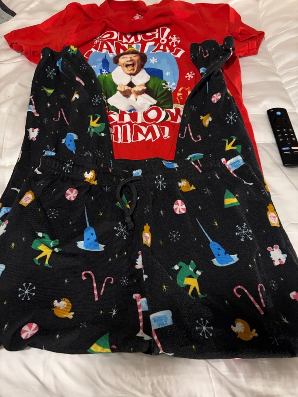 Elf Movie Graphic Red Tee and Black Holiday Pajama Pants - Medium - Picture 4 of 4